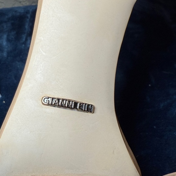 Gianni Bini Nude 4" Heels Size 8.5 Vegan Leather Strap Shoes Pumps Stilettos - Picture 10 of 10
